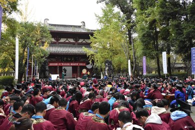 两千名学生相约李白纪念馆，共赴诗词之约