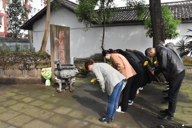 江油市李白纪念馆党支部组织开展“追思前贤，传承文化”主题党日活动